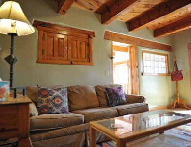 Tanager suite foyer with sleeper sofa